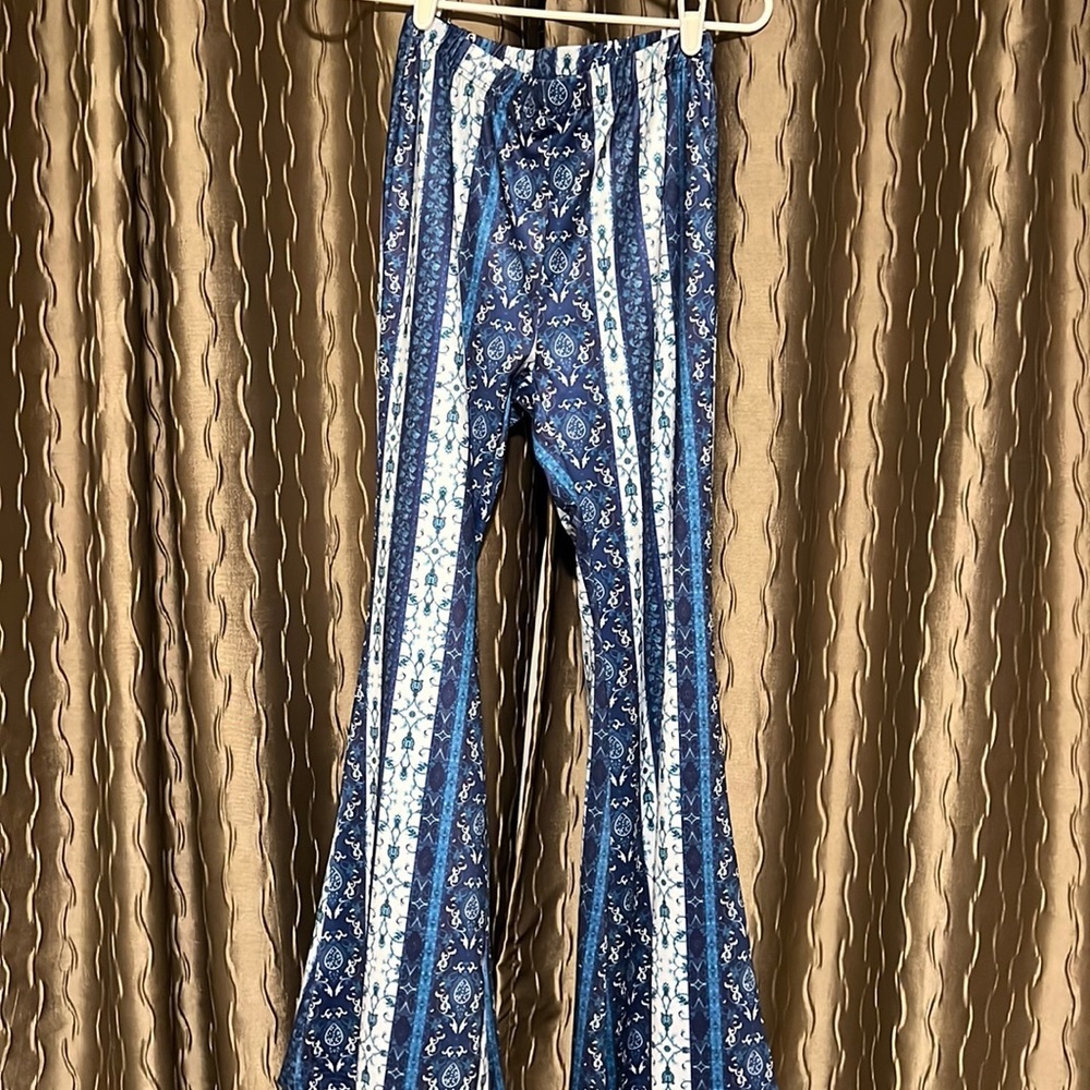 3/$30 Blue flare leg pants NEW medium petite